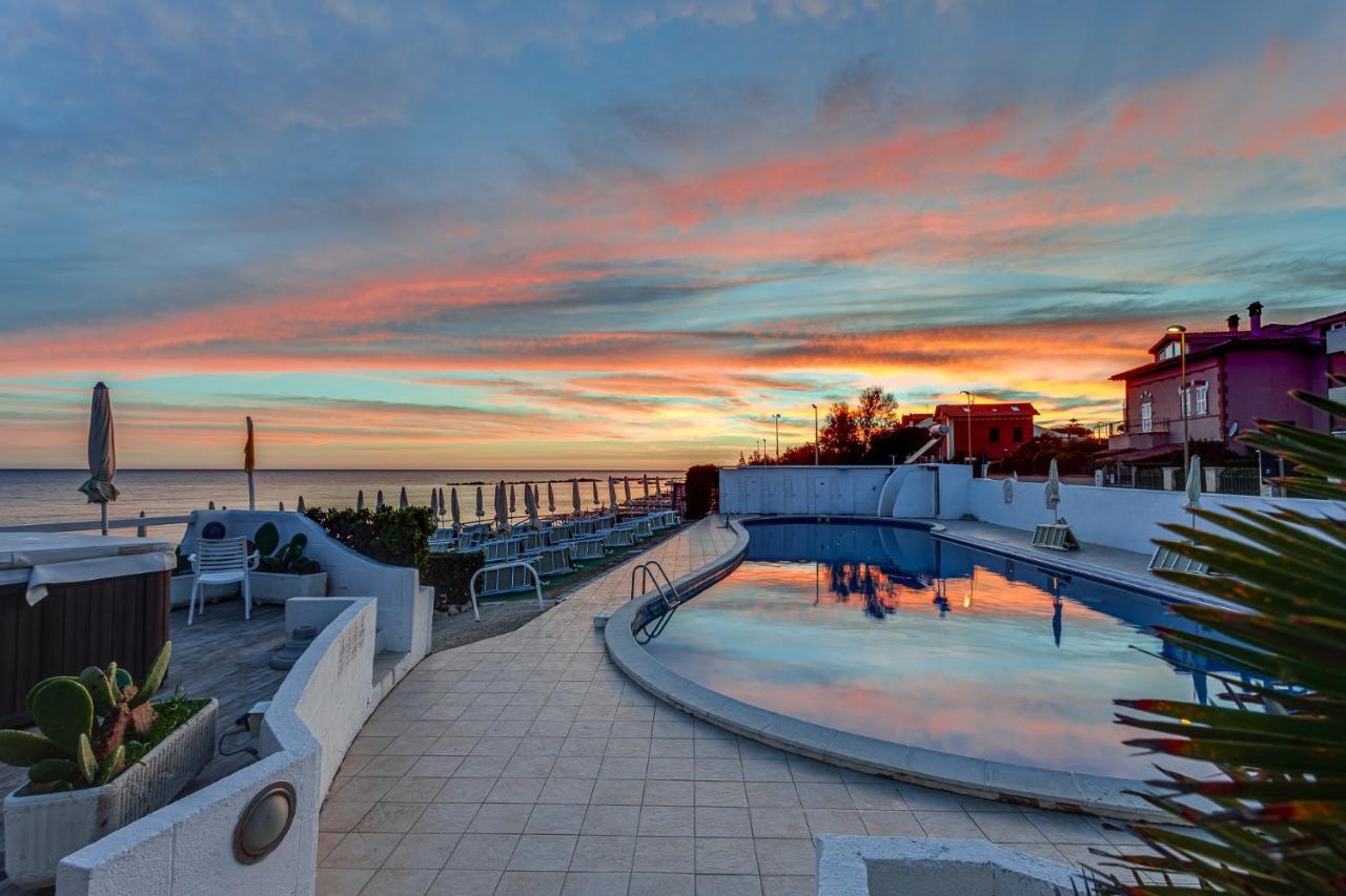 Hotel Cavalluccio Marino ซันตามารีเนลลา ภายนอก รูปภาพ