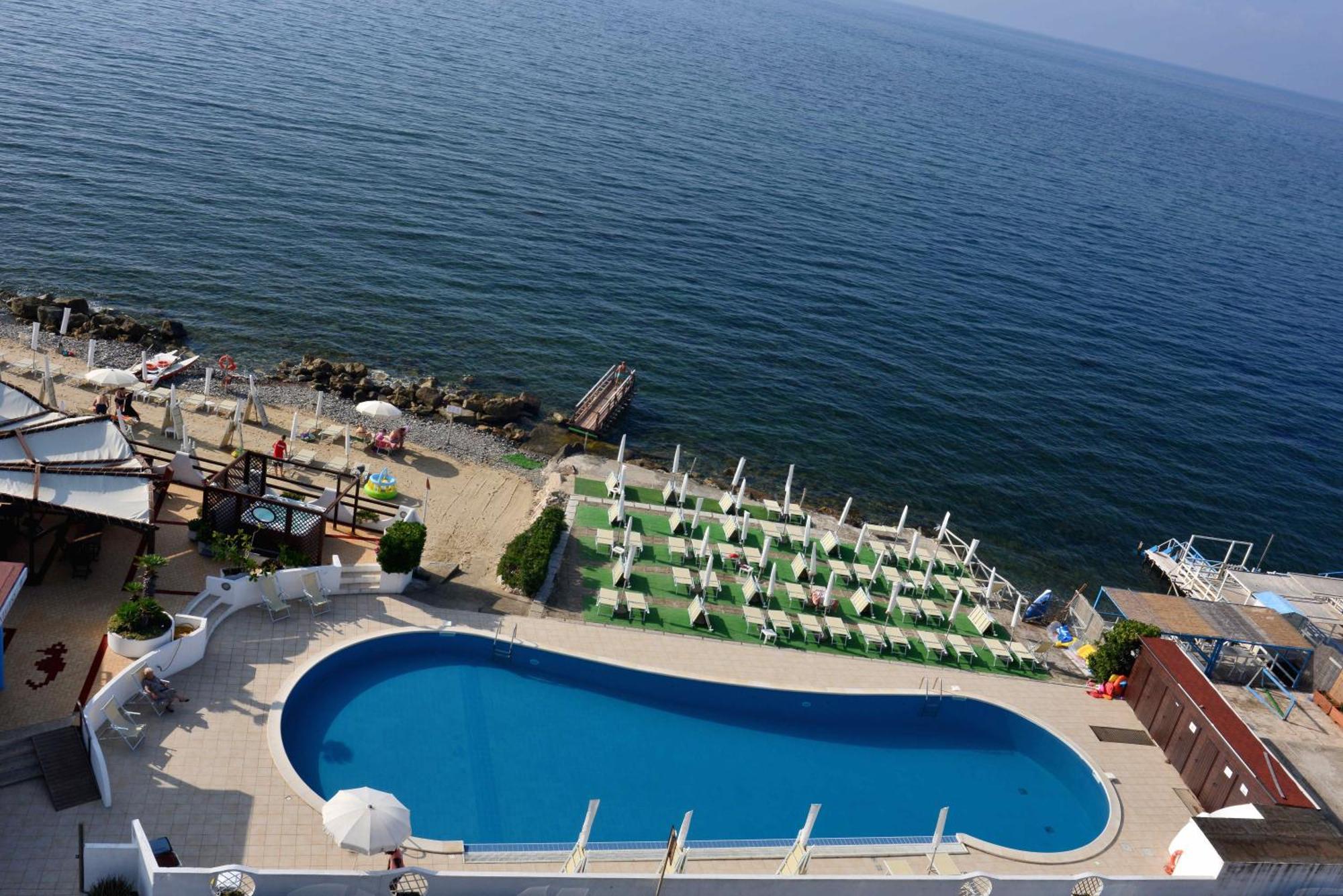 Hotel Cavalluccio Marino ซันตามารีเนลลา ภายนอก รูปภาพ